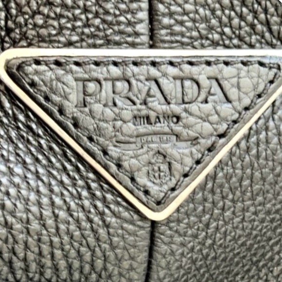 COPY - Authentic Prada Vintage Leather Shoulder Bag - Picture 1 of 13